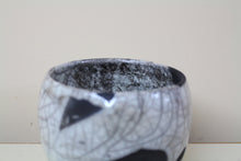 Load image into Gallery viewer, RAKU BOWL &quot;Unique object&quot;