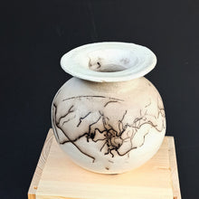 Load image into Gallery viewer, Orange &amp; white with horse&#39;s hair &amp; feather

&quot;sfera&quot; unique collection in a wooden box